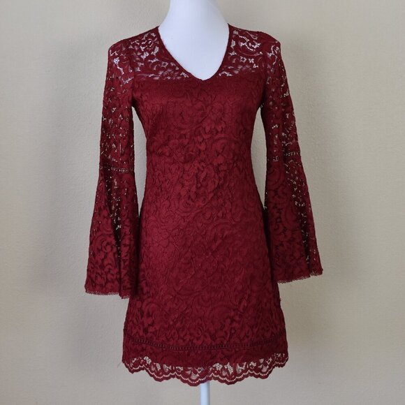White House Black Market Burgundy Bell Sleeve Lace Dress - 4P - Picture 3 of 9